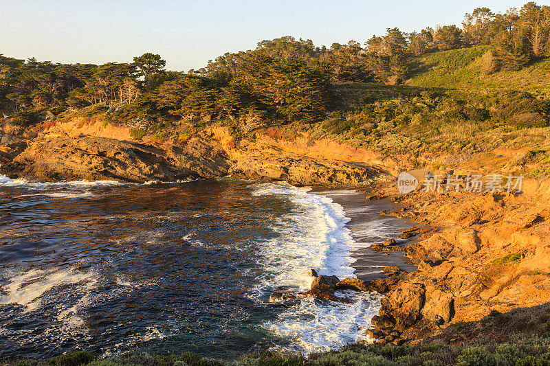 Point Lobos Headland Cove日落